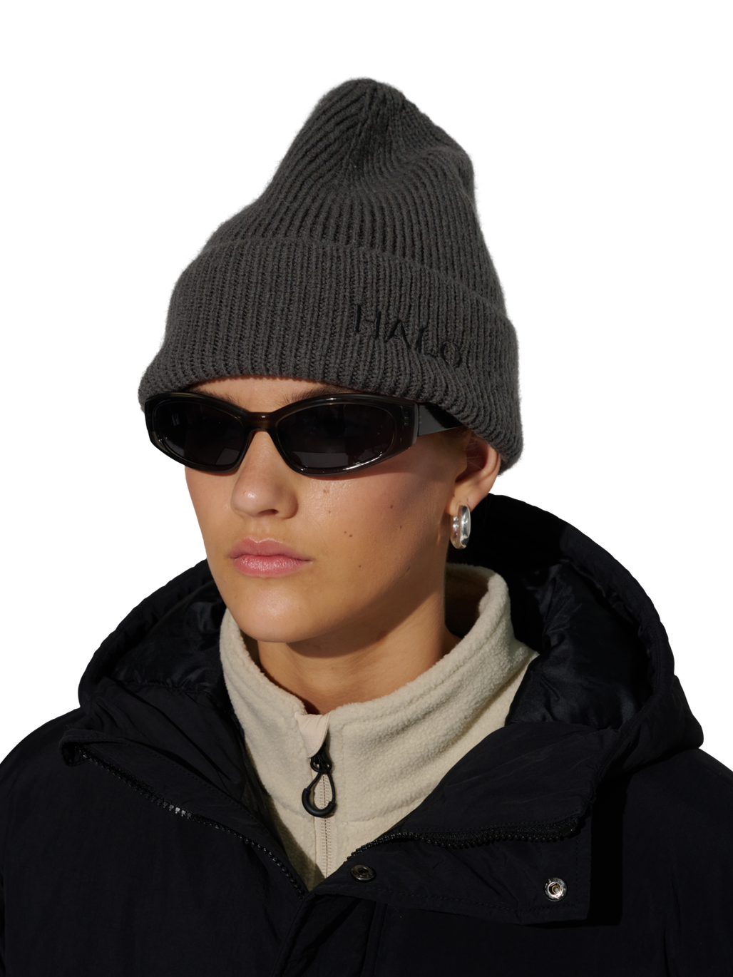 HALO WOOL MIX BEANIE, RAVEN, model