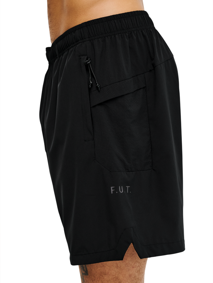 HALO SCOUT SHORTS, BLACK, model