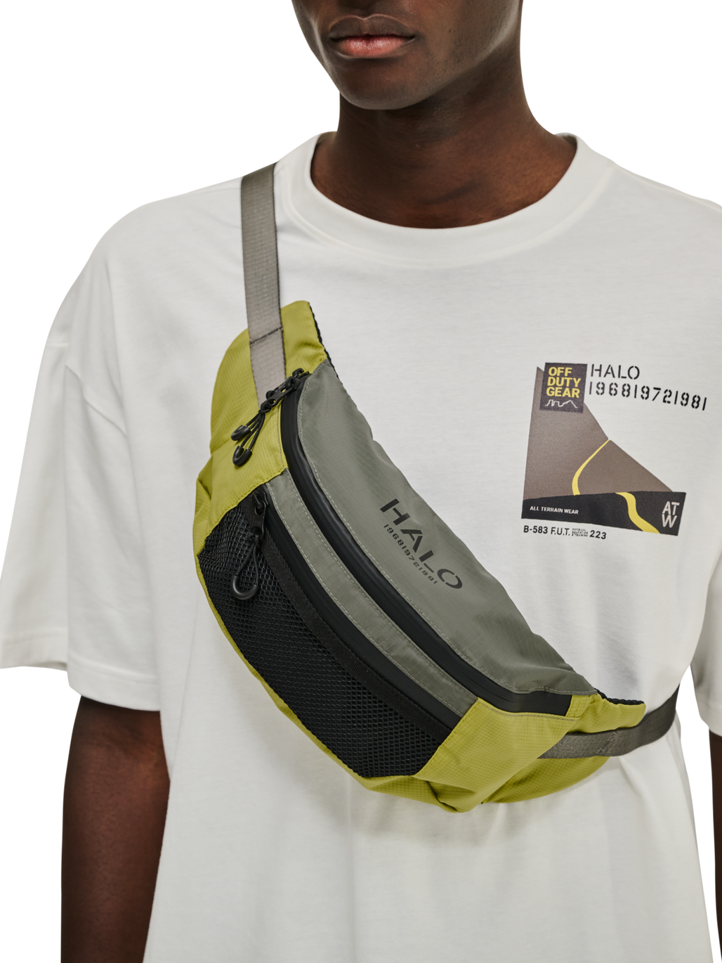 HALO CROSSBODY BAG, WARM OLIVE, model