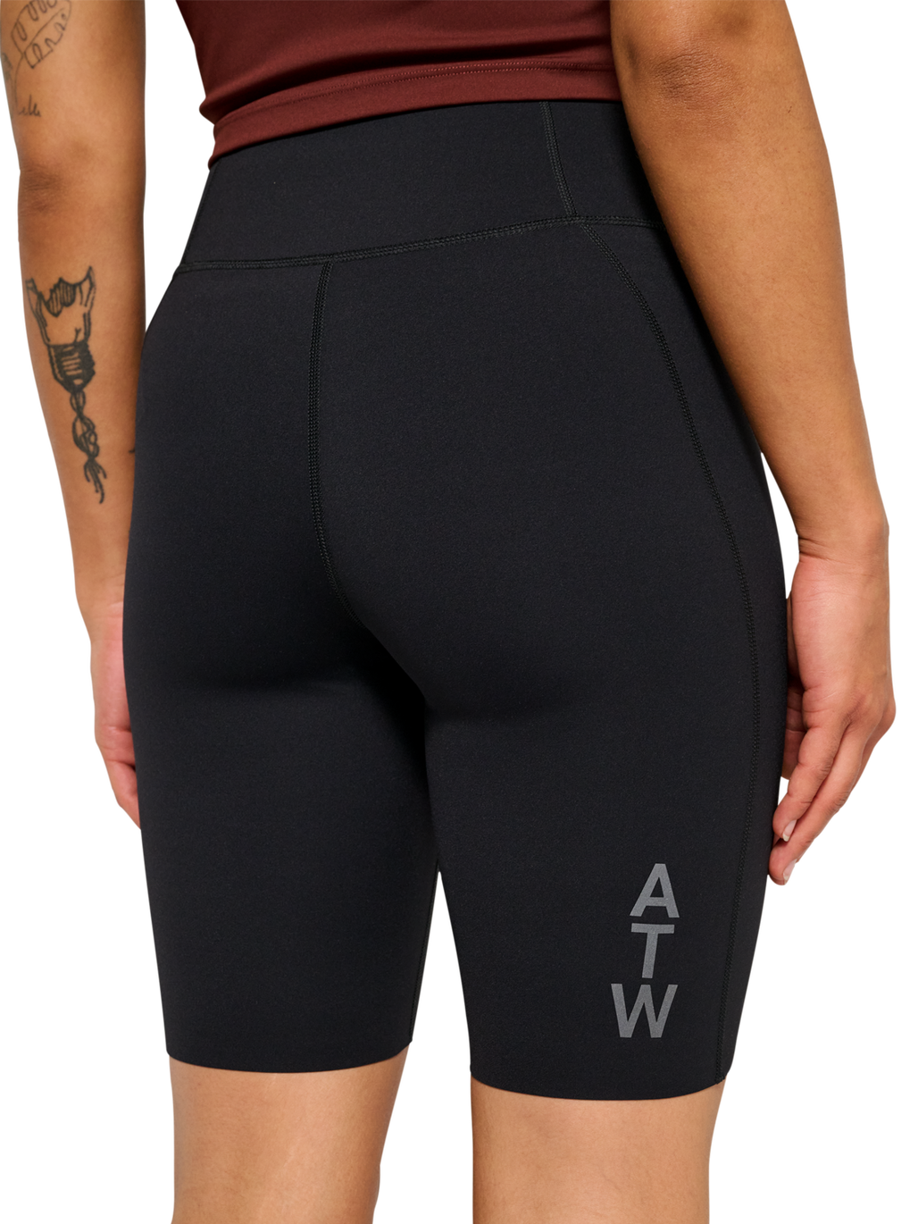 HALO WOMEN TRAINING SPRINTERS, BLACK, model