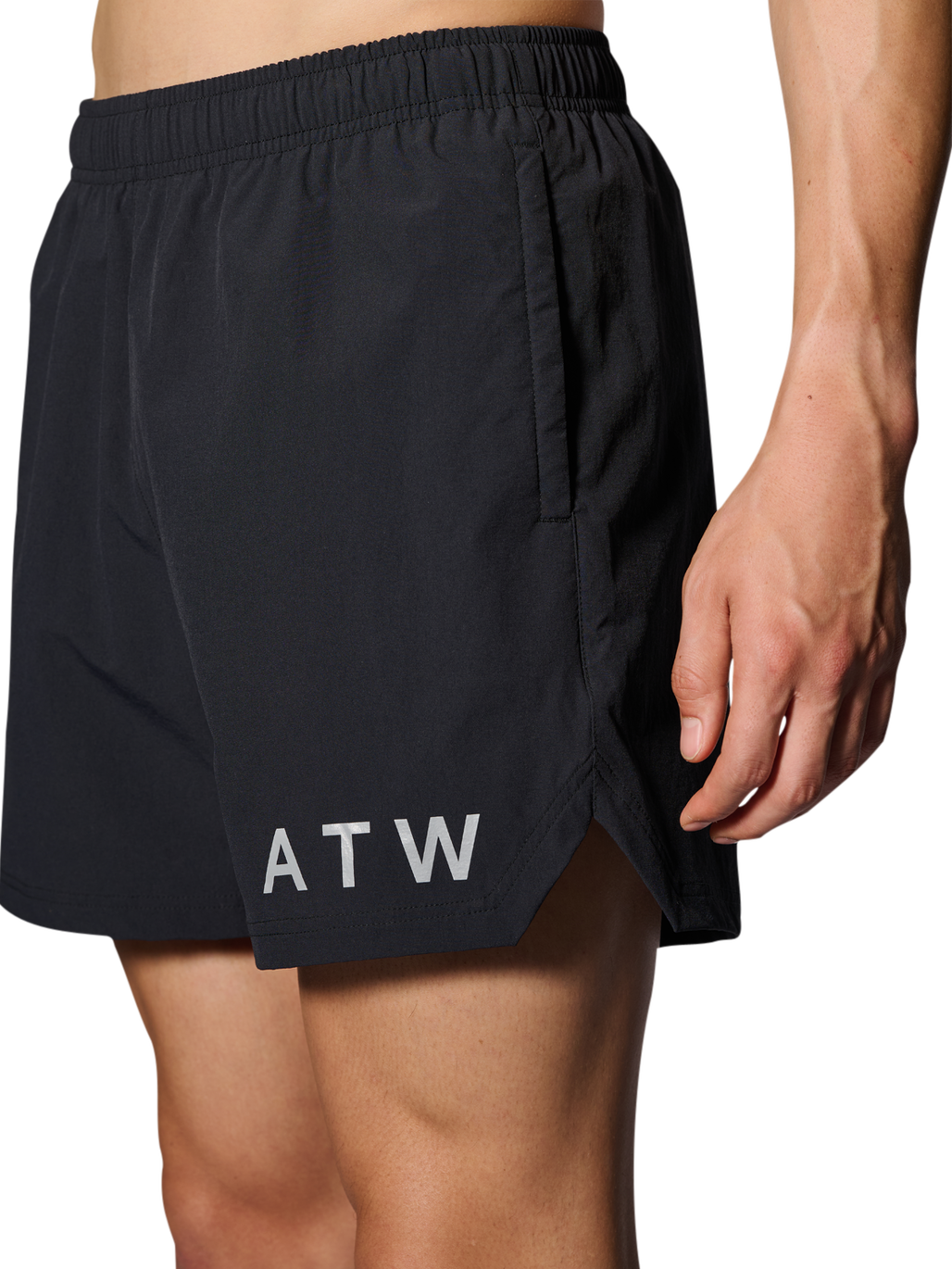 HALO SHORTS, BLACK, model