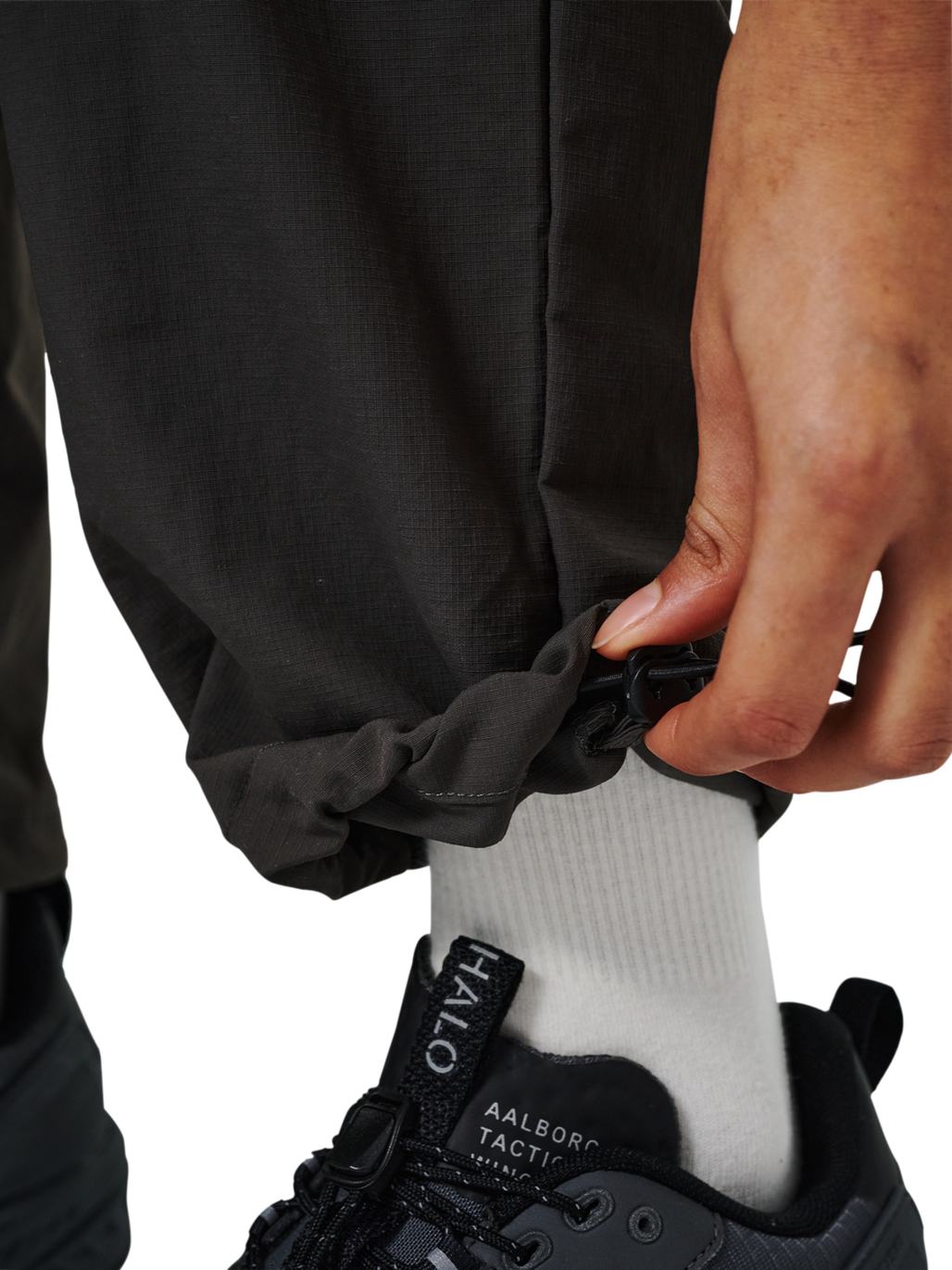 HALO RANGER PANTS, RAVEN, model