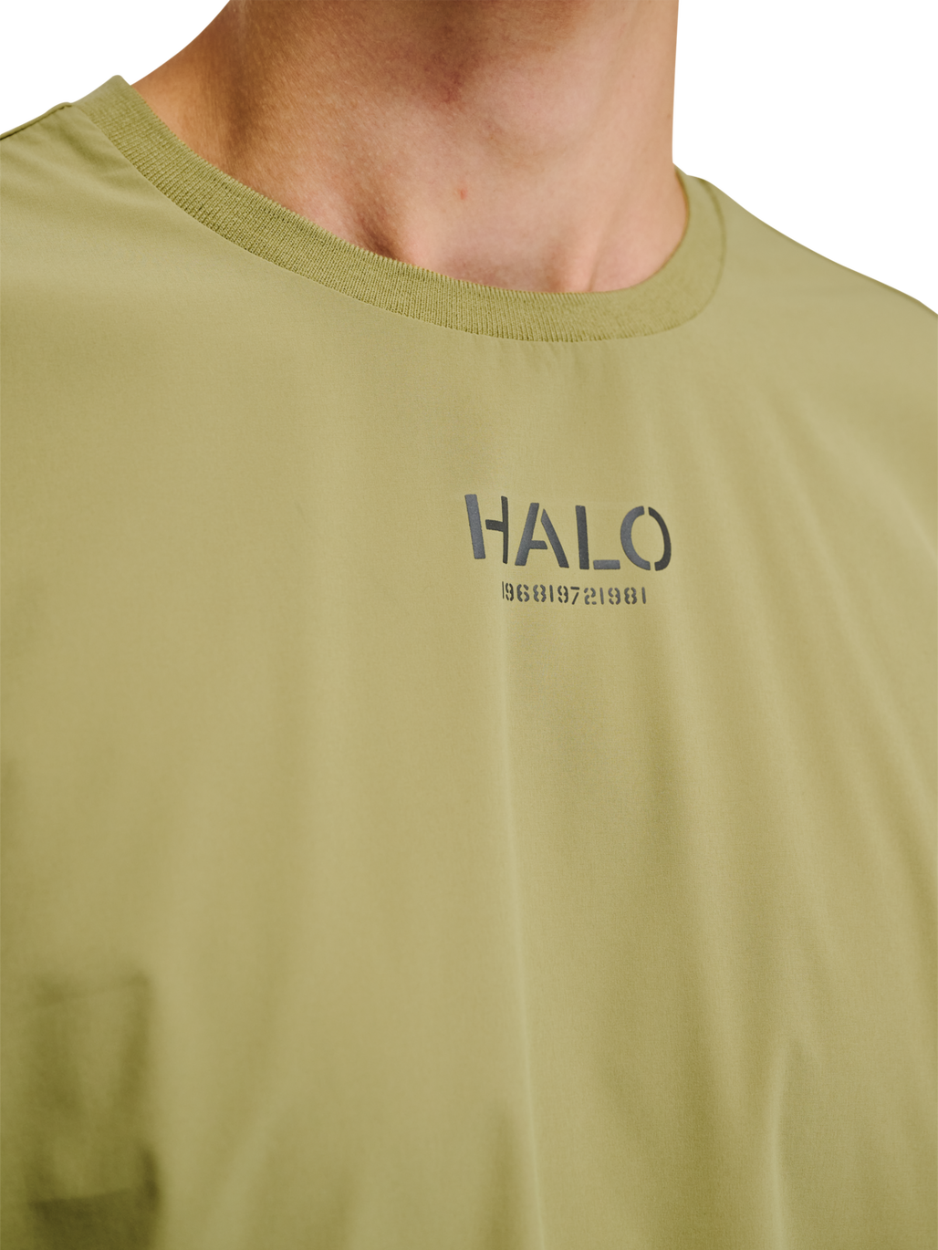 HALO SCOUT SS T-SHIRT, CEDAR, model