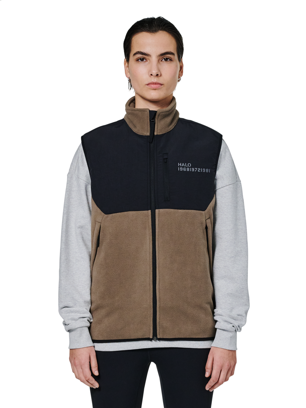 HALO BLOCKED FLEECE VEST, CHOCOLATE CHIP, model