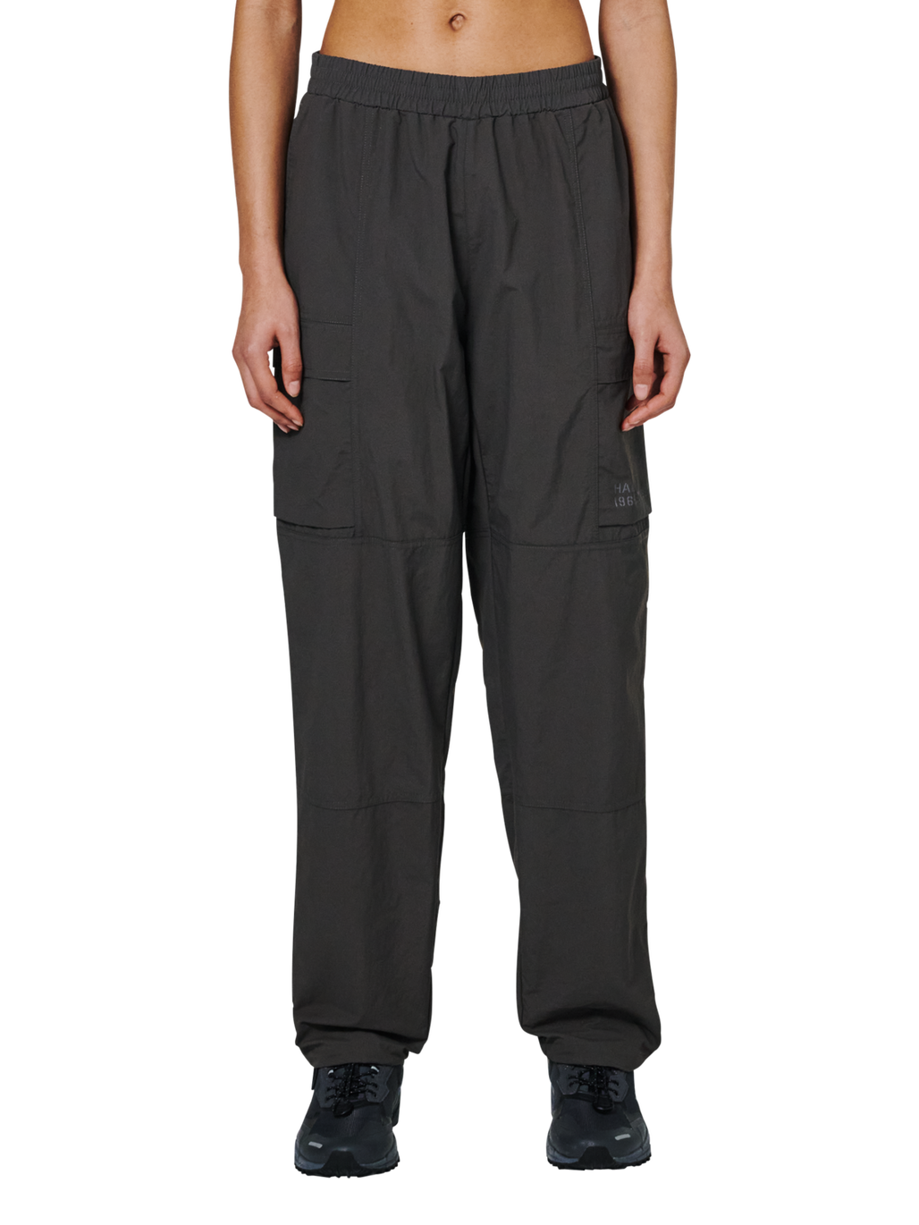 HALO RANGER PANTS, RAVEN, model