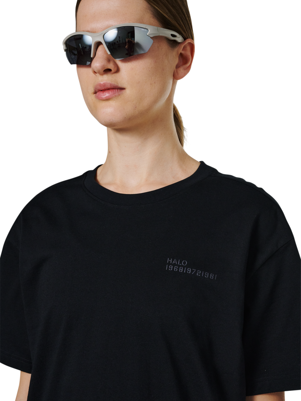 HALO GRAPHIC T-SHIRT, BLACK, model