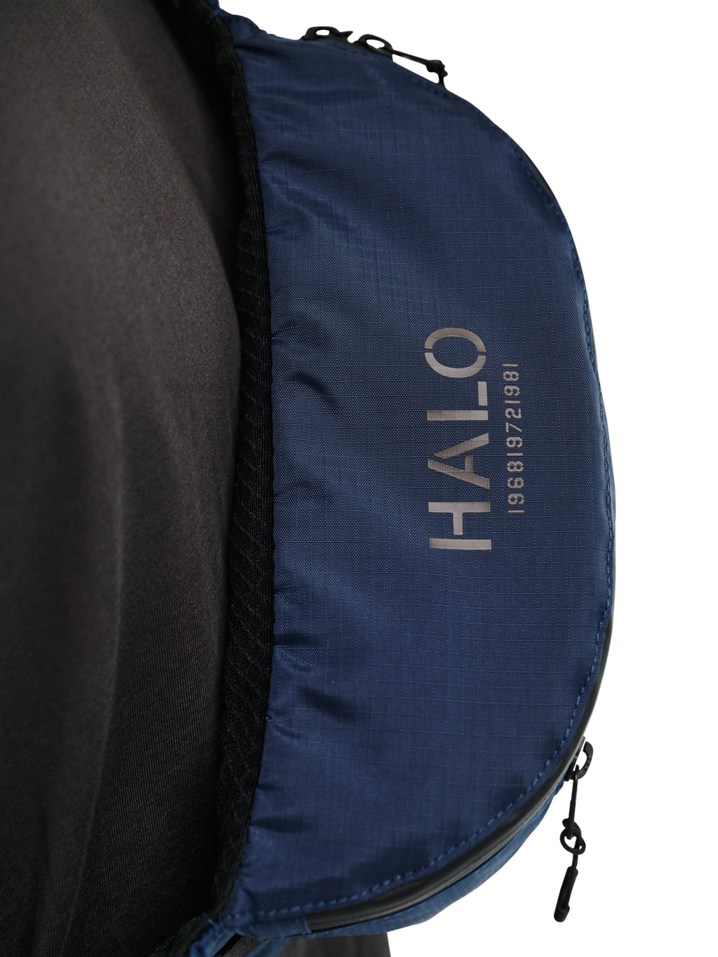 HALO CROSSBODY BAG, DEEP WELL, model