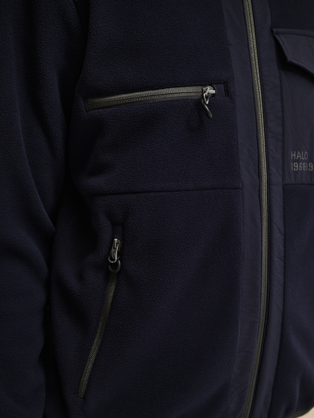 HALO PANELED FLEECE JACKET, DEEP WELL, model