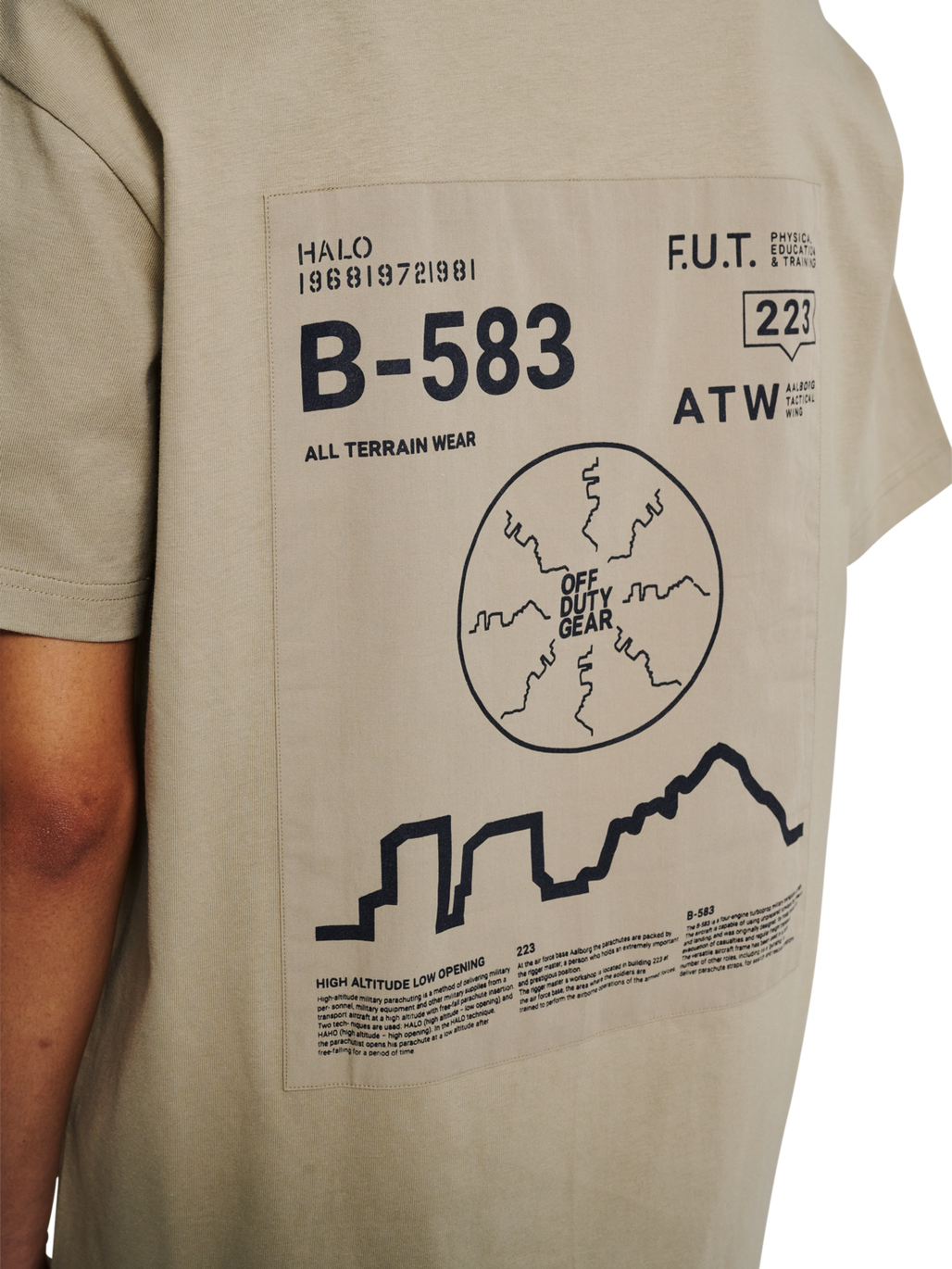 HALO GRAPHIC T-SHIRT 01, SENECA ROCK, model