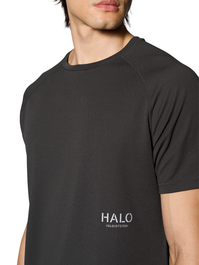 HALO SORONA T-SHIRT, RAVEN, model