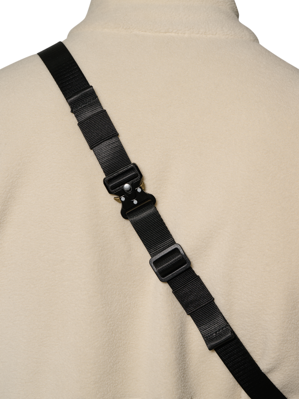 HALO CROSSBODY BAG, BLACK, model