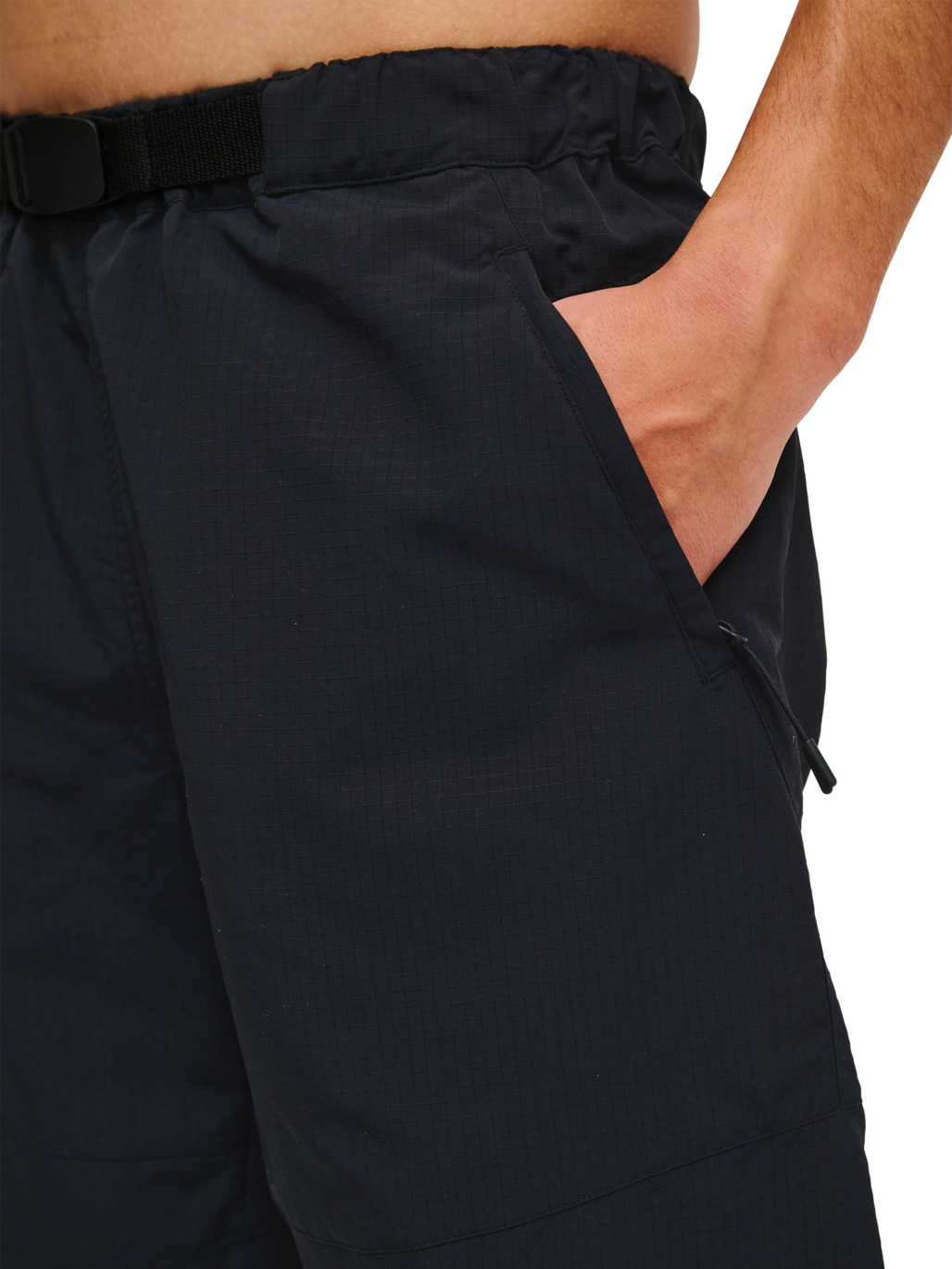 HALO ASSET SHORTS, BLACK, model