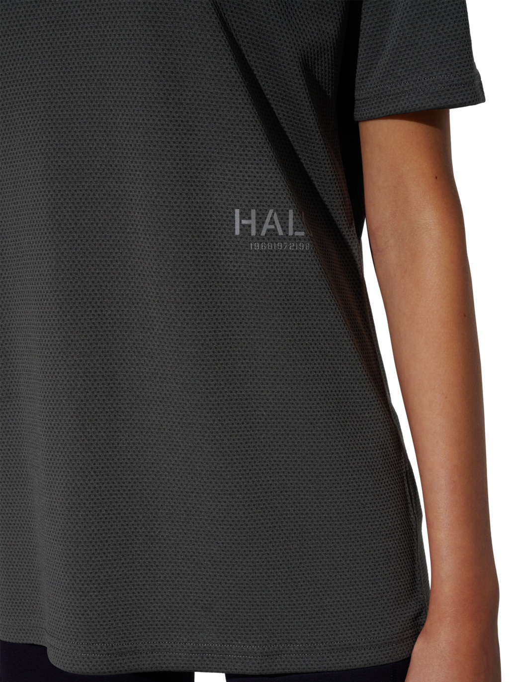 HALO SORONA T-SHIRT, RAVEN, model