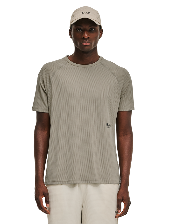 HALO SORONA T-SHIRT, SENECA ROCK, model