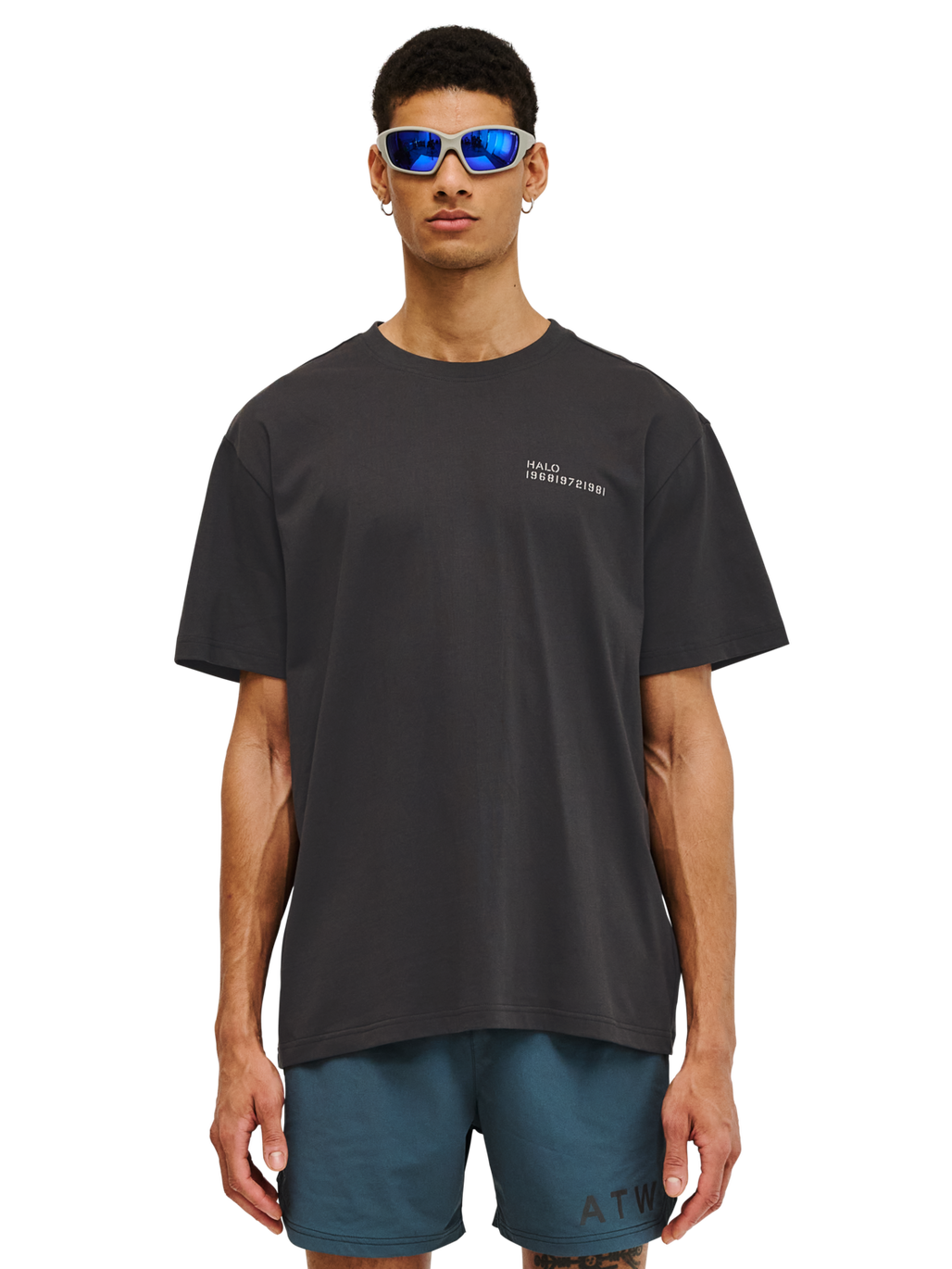 HALO GRAPHIC T-SHIRT 04, RAVEN, model