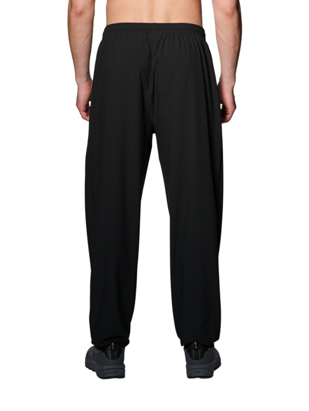 HALO TECH PANTS, BLACK, model