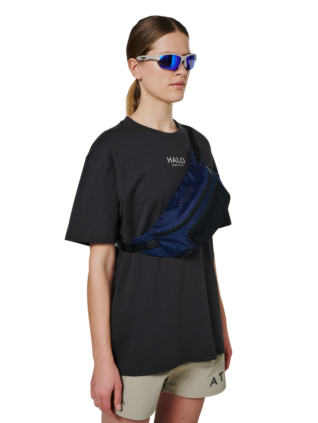 HALO CROSSBODY BAG, DEEP WELL, model