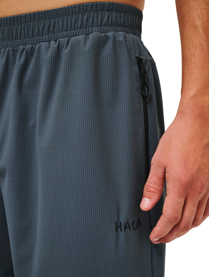HALO APEX SHORTS, DARK SLATE, model