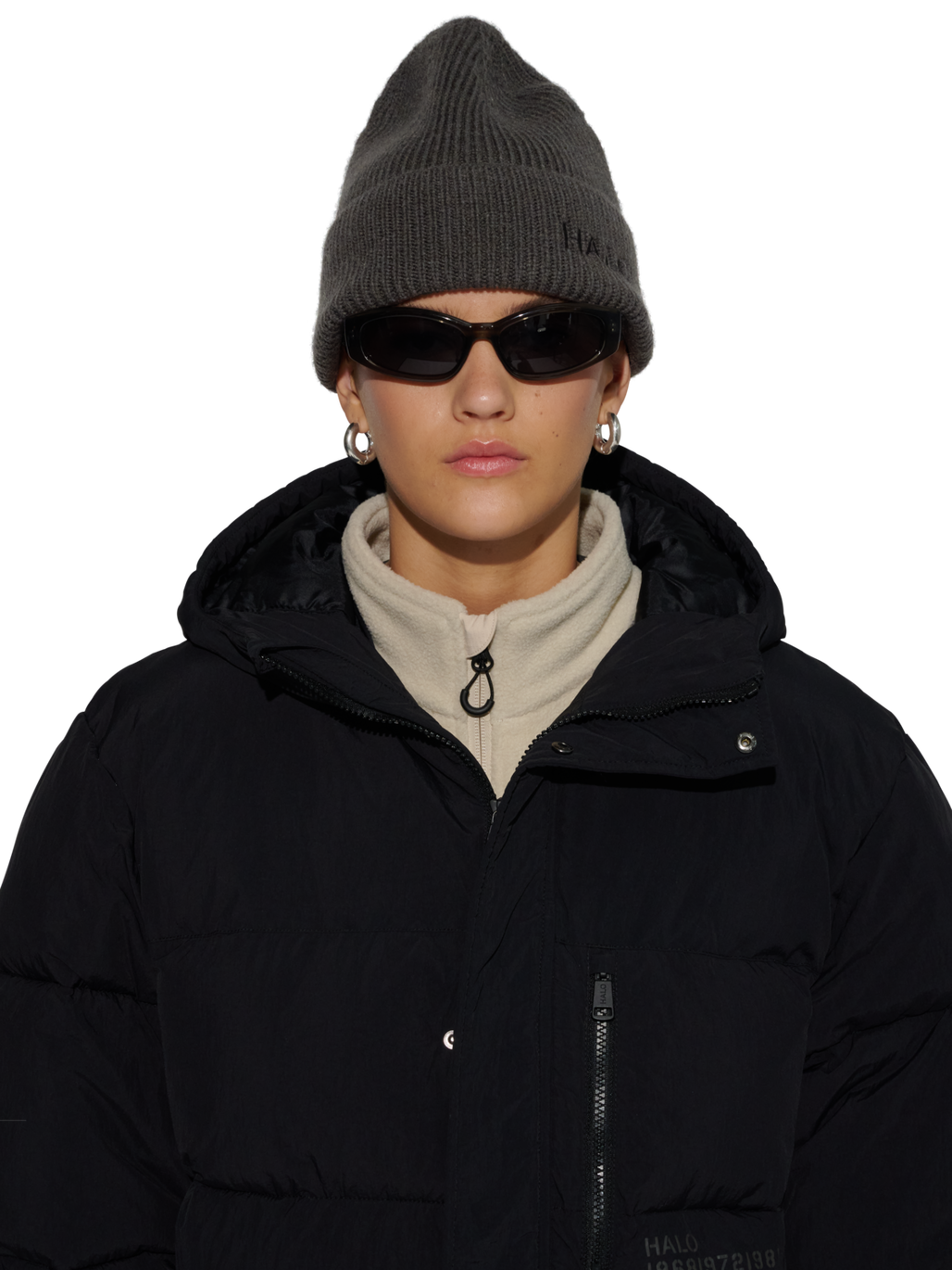 HALO WOOL MIX BEANIE, RAVEN, model