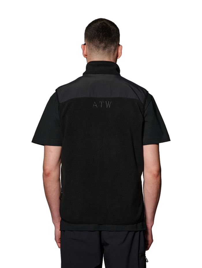 HALO BLOCKED FLEECE VEST, BLACK, model