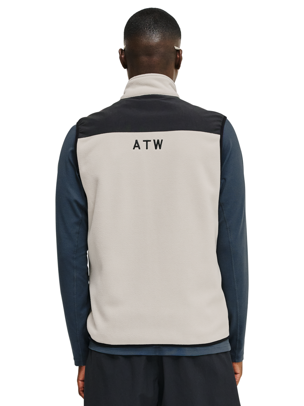 HALO BLOCKED FLEECE VEST, SILVER LINING, model