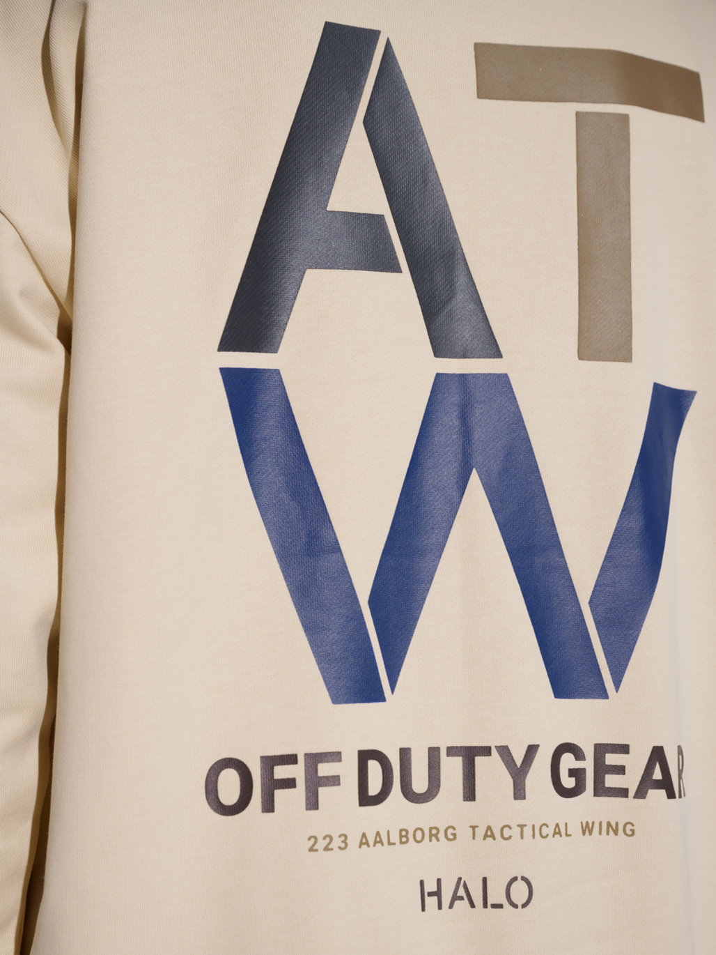 HALO DUTY CREW, OYSTER GRAY, model