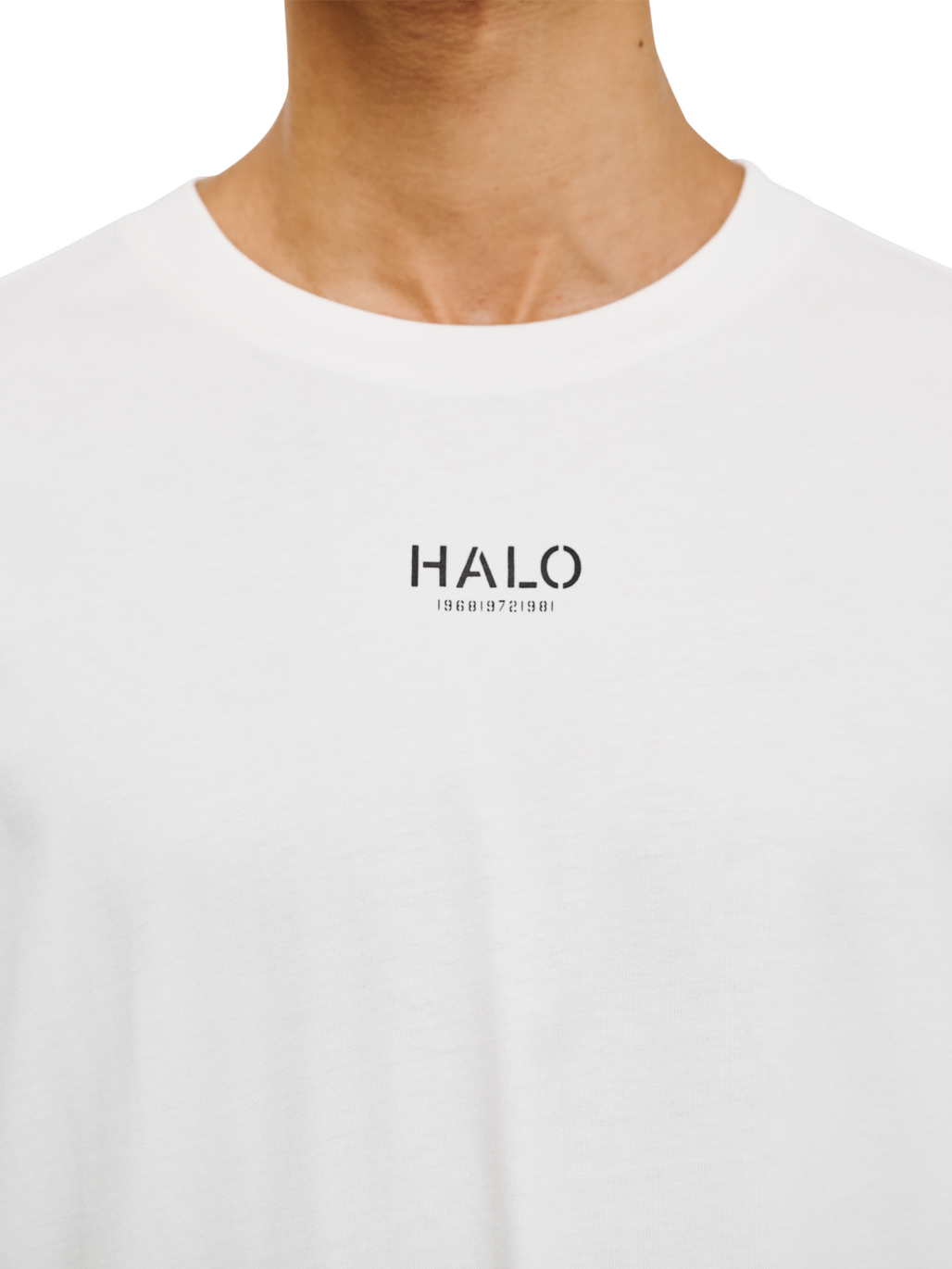 HALO GRAPHIC BOXY T-SHIRT, MARSHMALLOW/DEEP WELL, model
