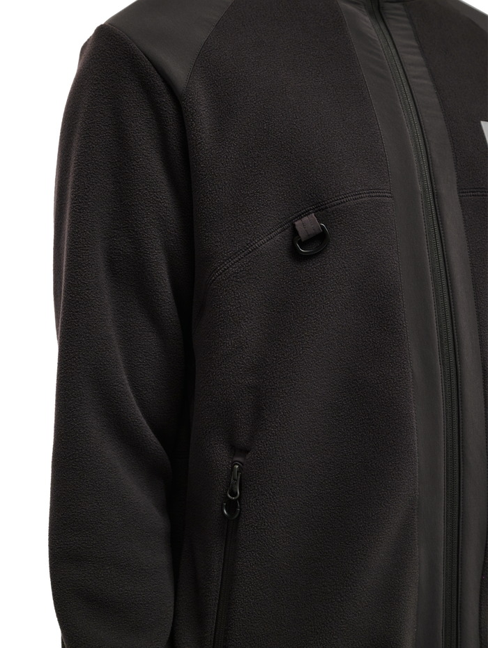 HALO DBU PANELED FLEECE JACKET, RAVEN, model