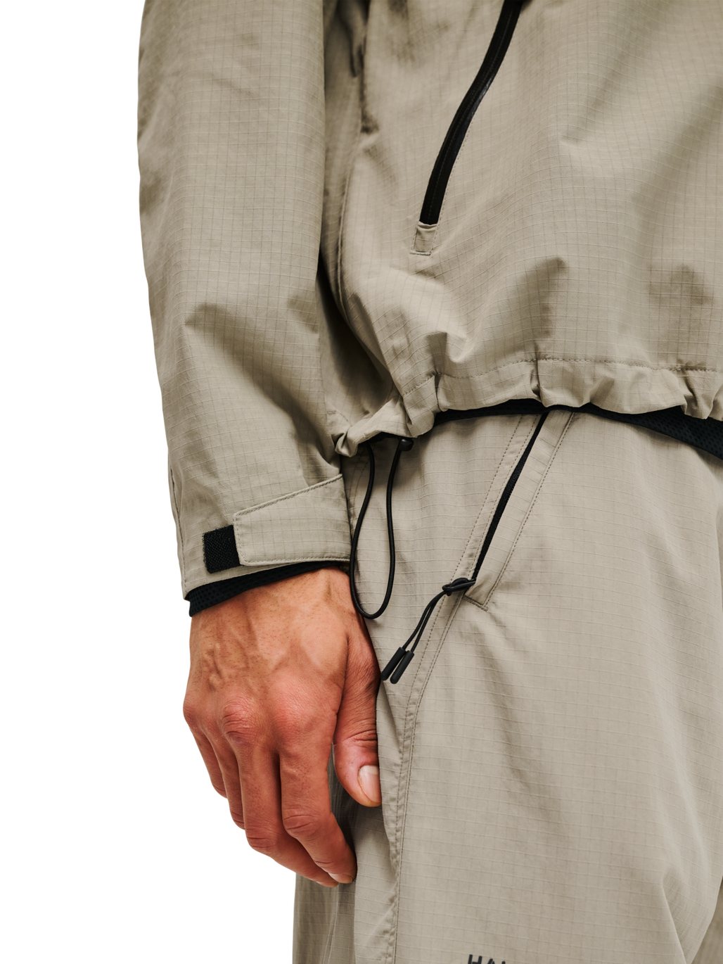 HALO ASSET JACKET, SENECA ROCK, model