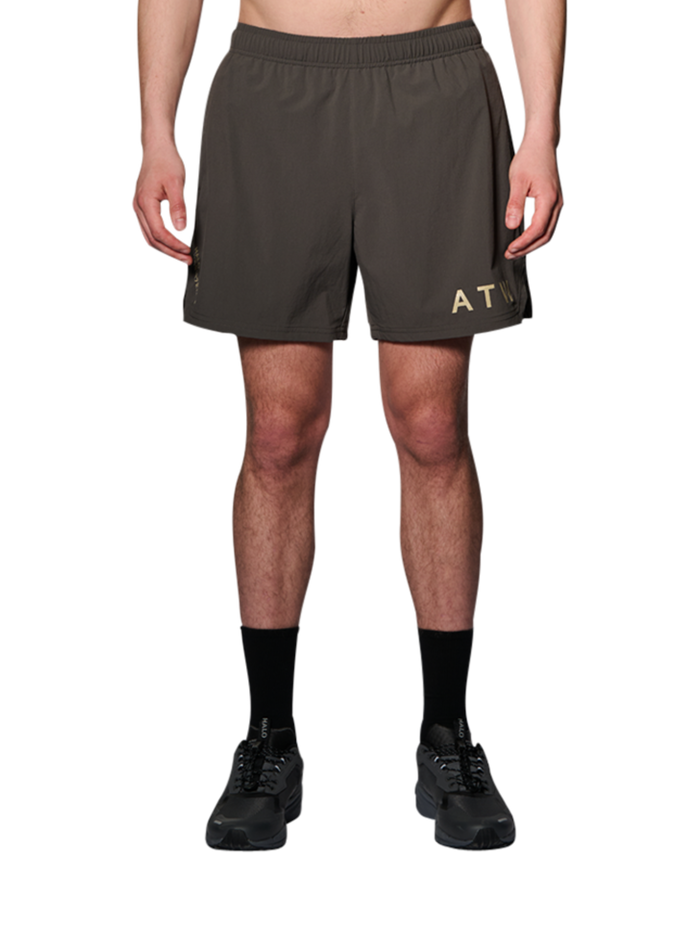 HALO SHORTS, RAVEN, model