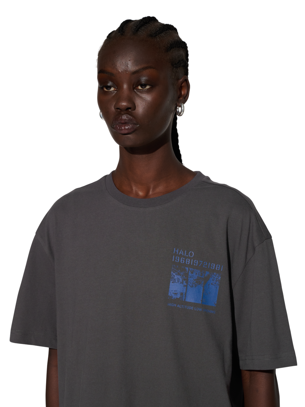 HALO MAP T-SHIRT, RAVEN, model