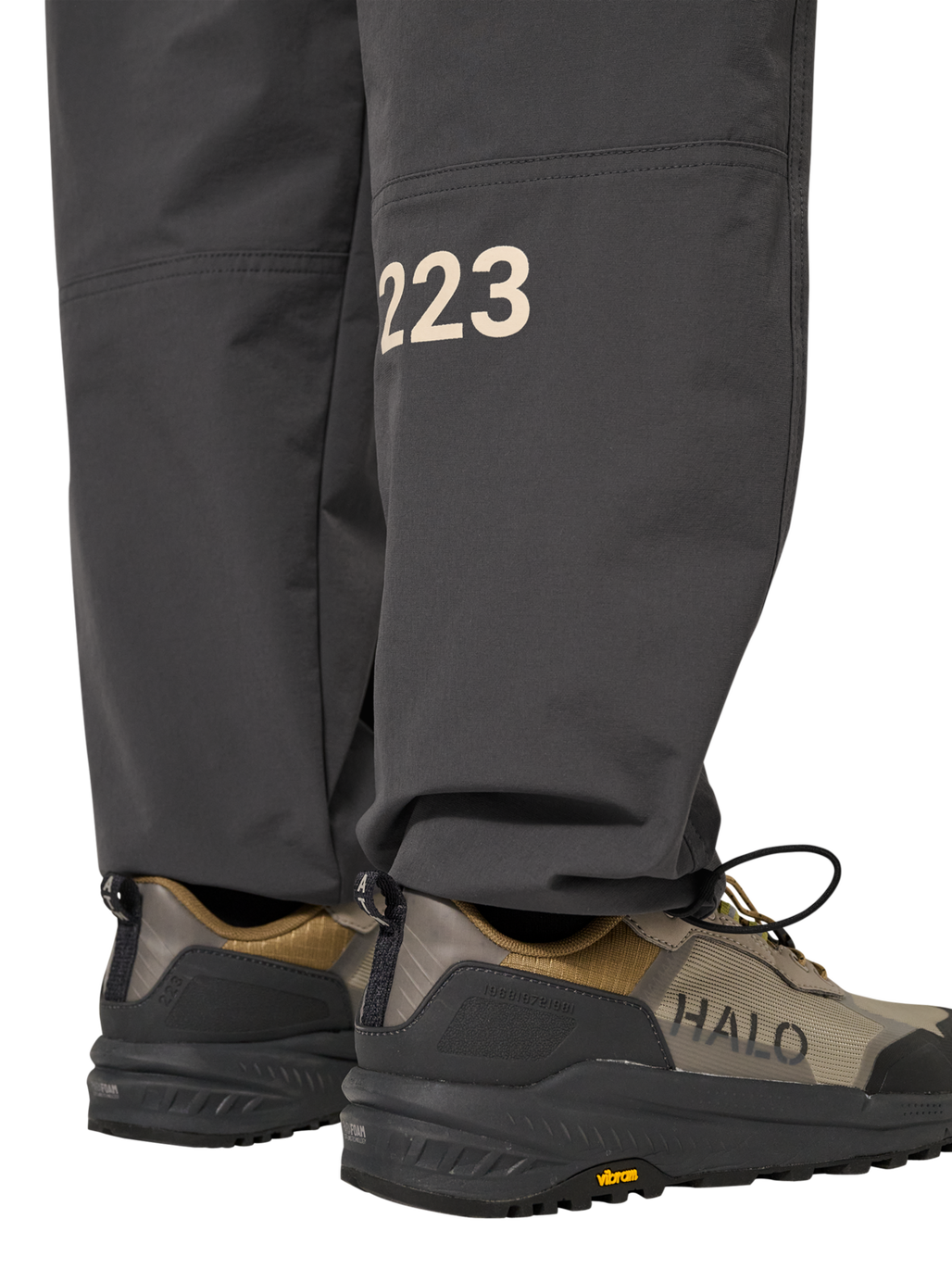 HALO TRAIL PANTS, ASPHALT, model