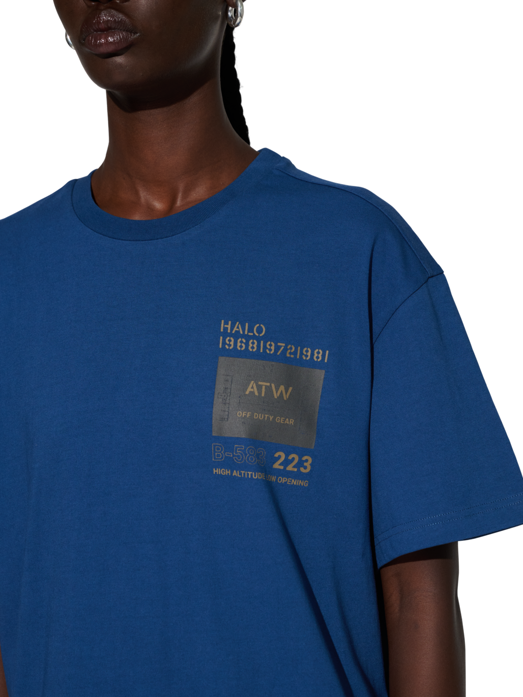 HALO B-583 T-SHIRT, SARGASSO SEA, model