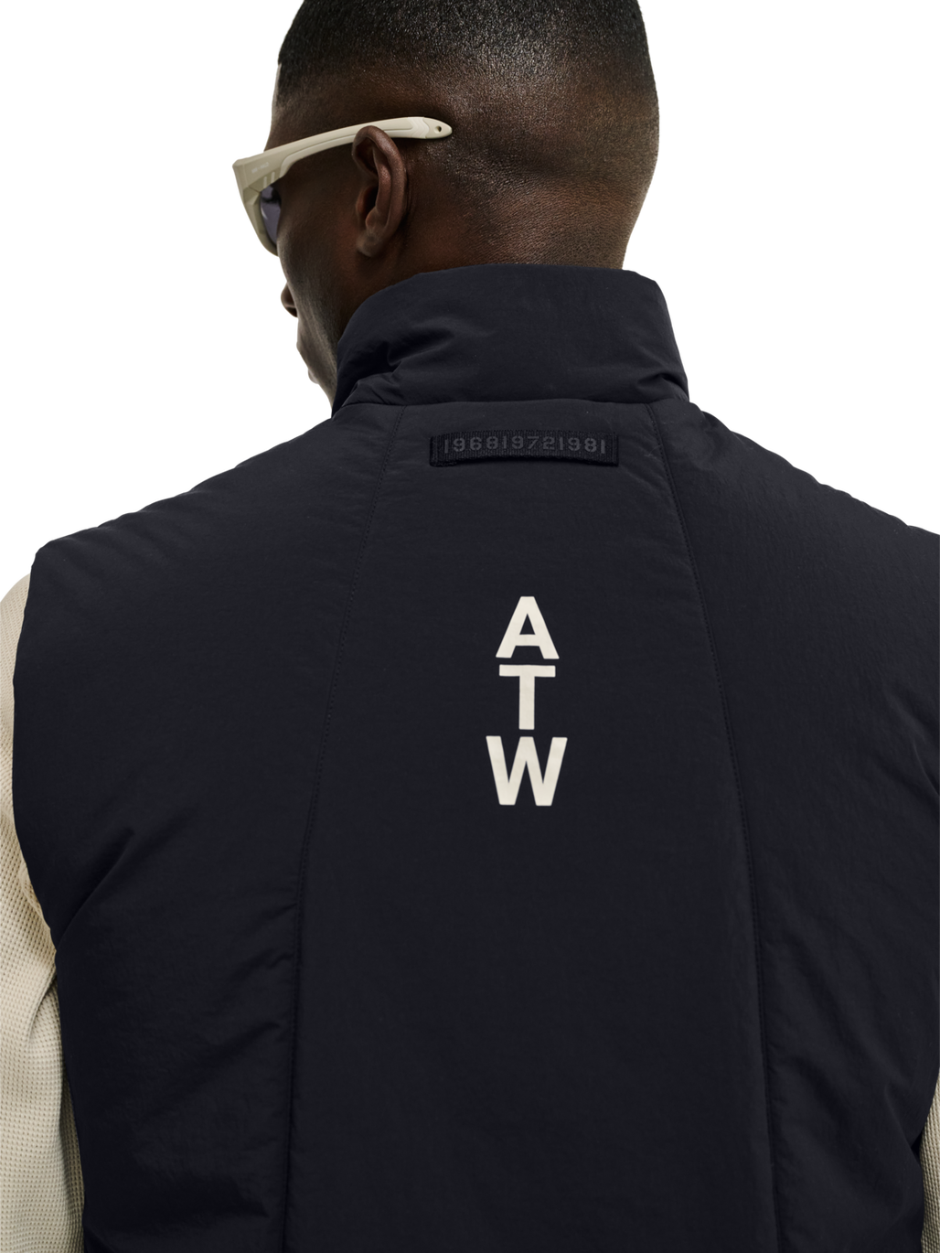 HALO AVIATION VEST, BLACK, model