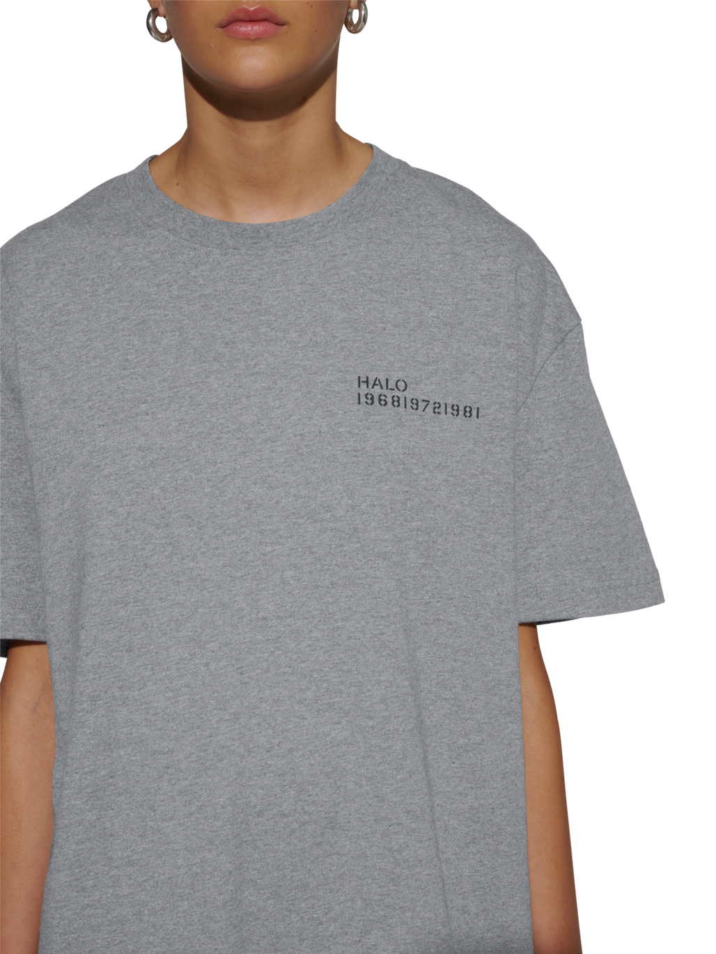 HALO ESSENTIAL T-SHIRT, GREY MELANGE, model