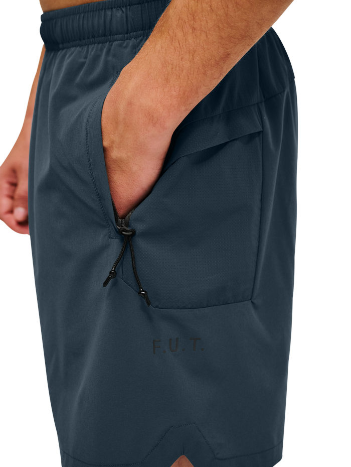 HALO SCOUT SHORTS, DARK SLATE, model