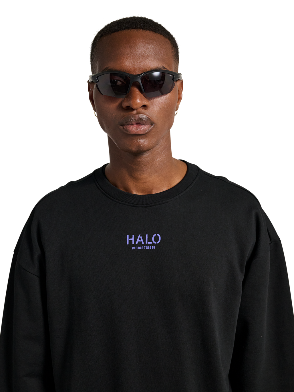 HALO GRAPHIC BOXY CREW, BLACK/BLACK, model