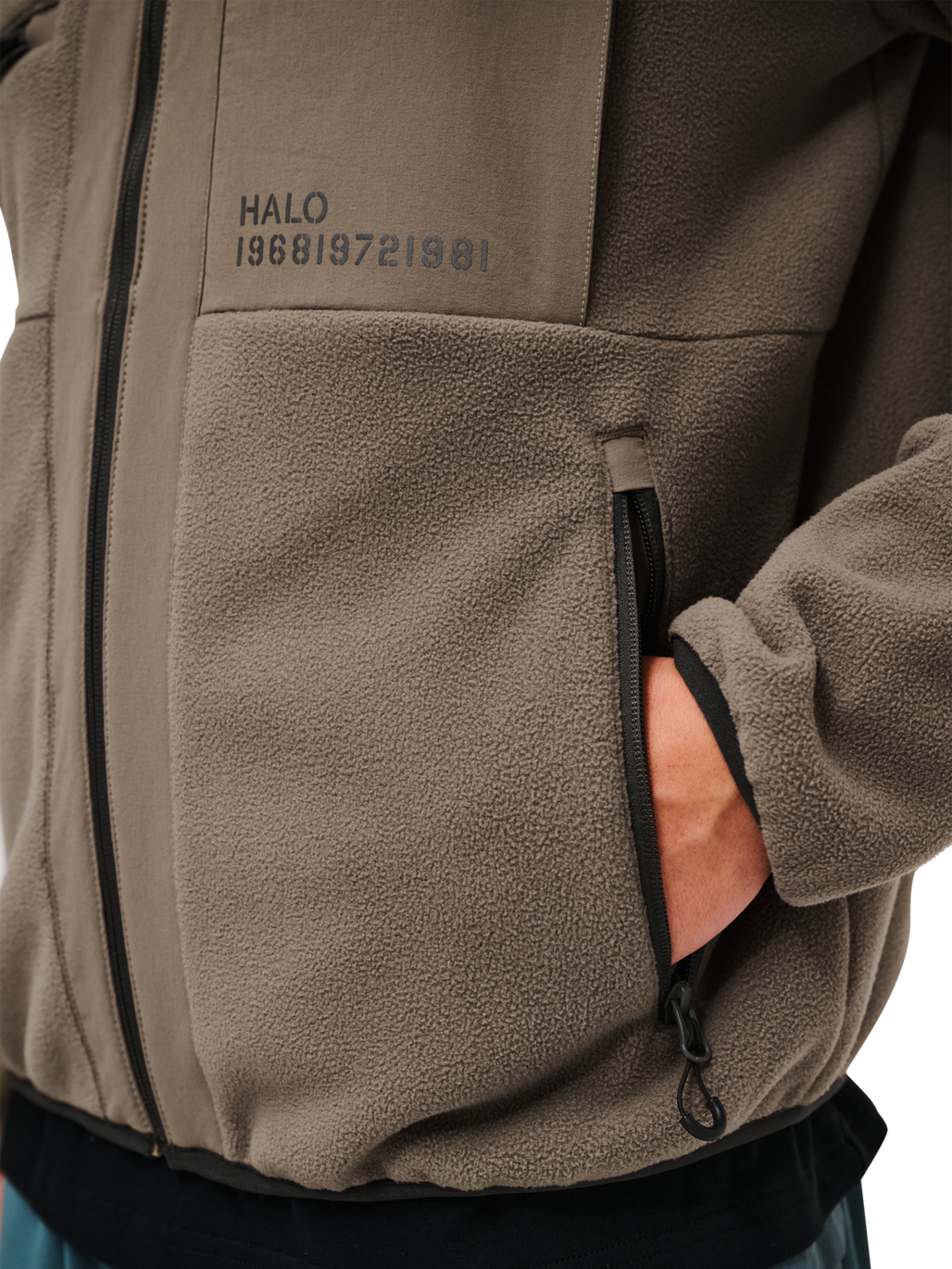 HALO PANELED FLEECE JACKET, CHOCOLATE CHIP, model