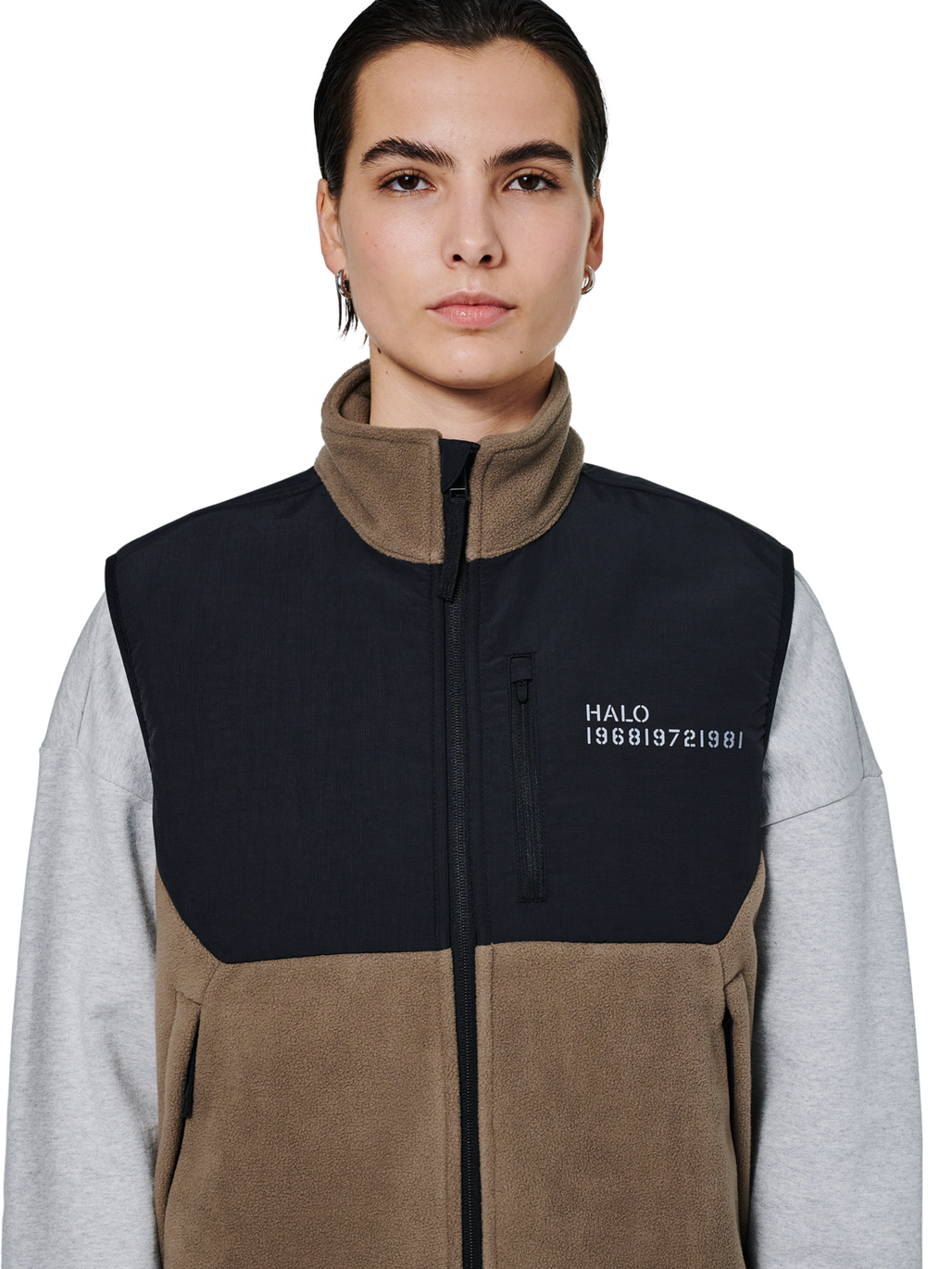 HALO BLOCKED FLEECE VEST, CHOCOLATE CHIP, model
