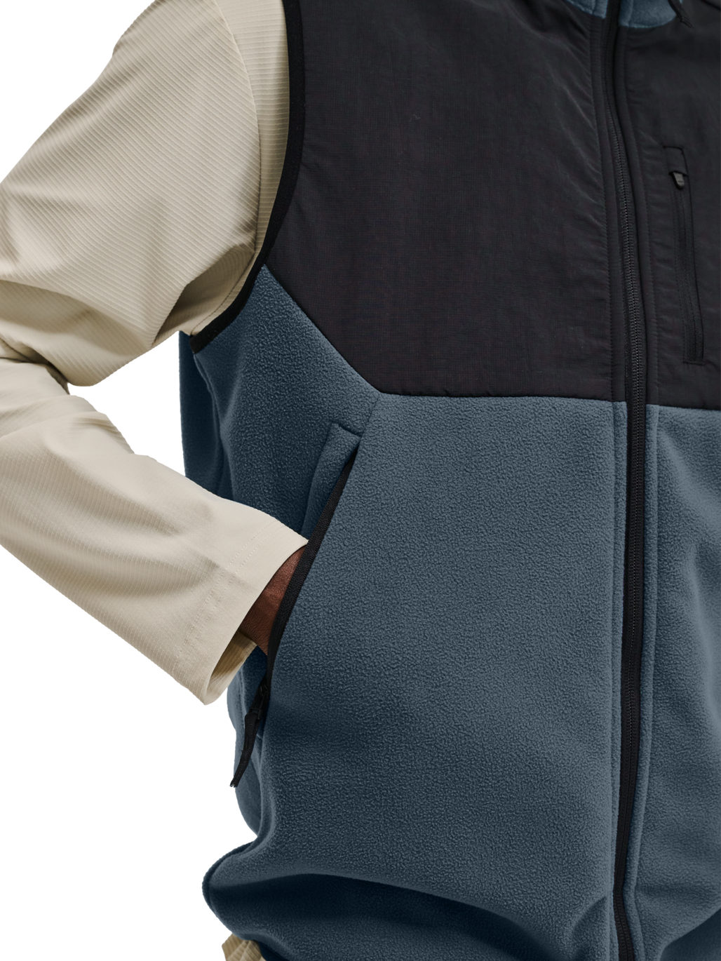 HALO BLOCKED FLEECE VEST, DARK SLATE, model