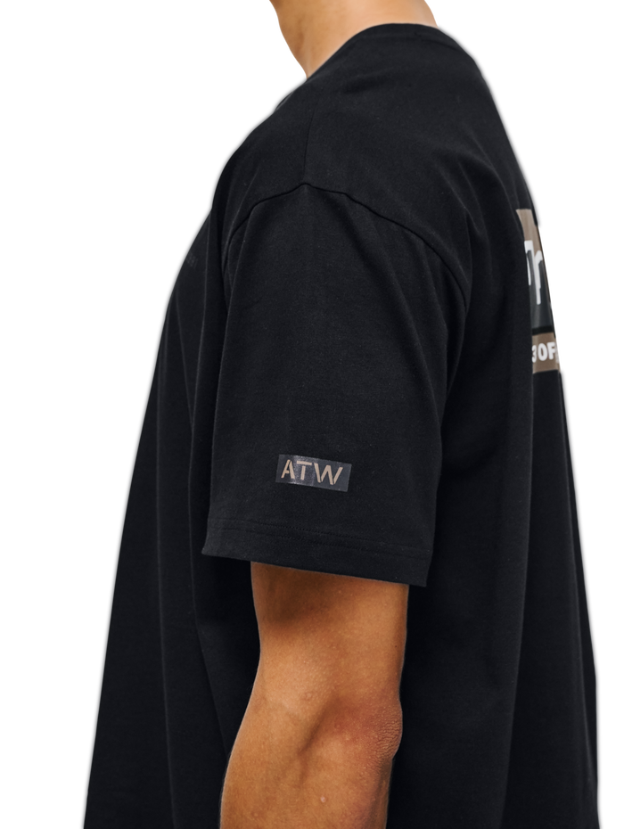 HALO GRAPHIC T-SHIRT, BLACK, model