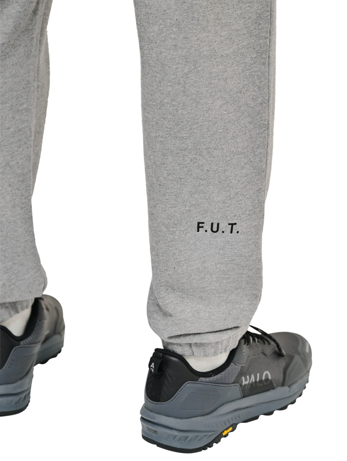HALO ESSENTIAL SWEATPANTS, GREY MELANGE, model