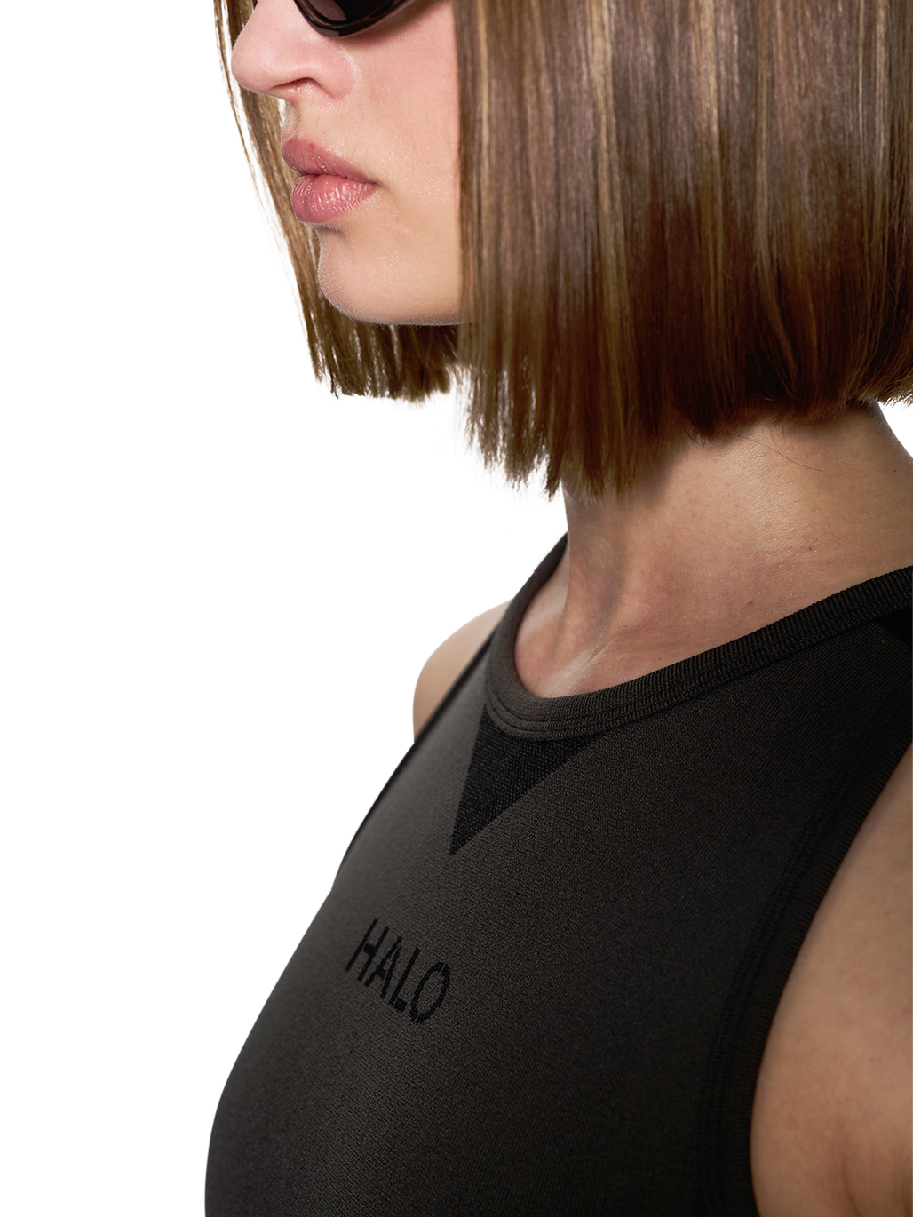 HALO WOMENS SEAMLESS TOP, BLACK, model