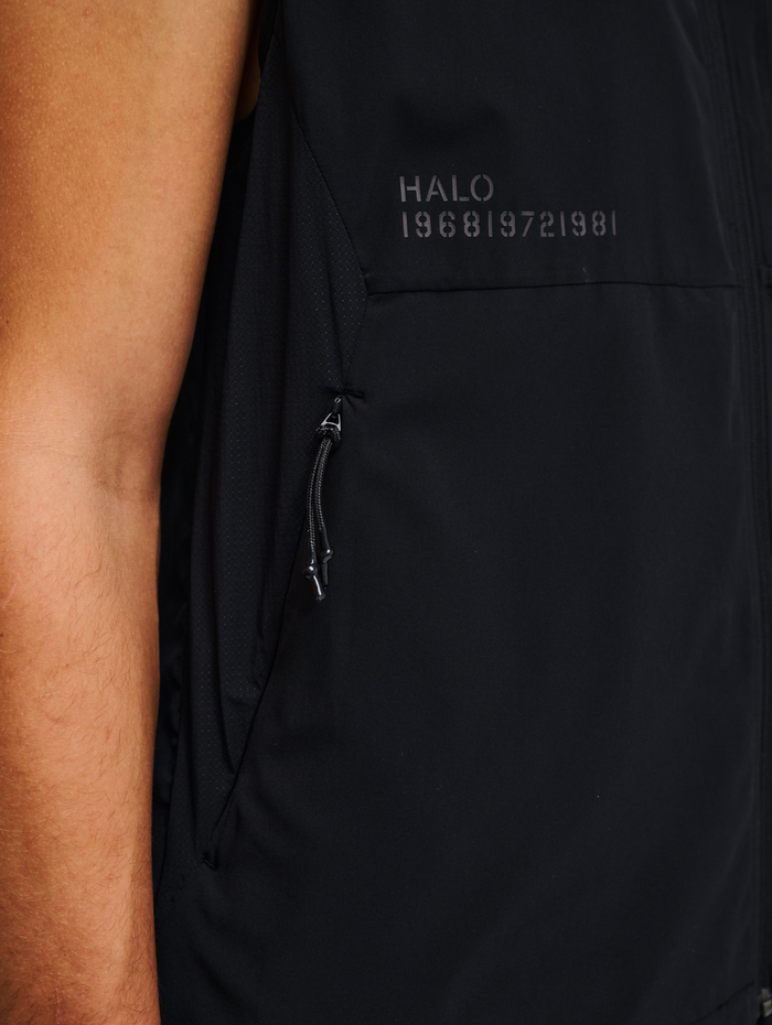 HALO SCOUT VEST, BLACK, model