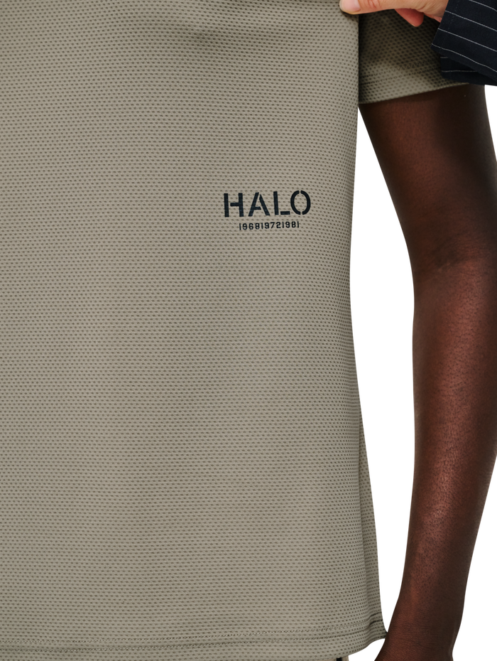 HALO SORONA T-SHIRT, SENECA ROCK, model