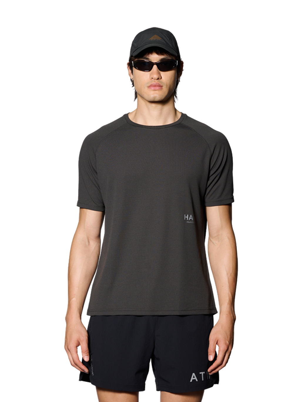 HALO SORONA T-SHIRT, RAVEN, model