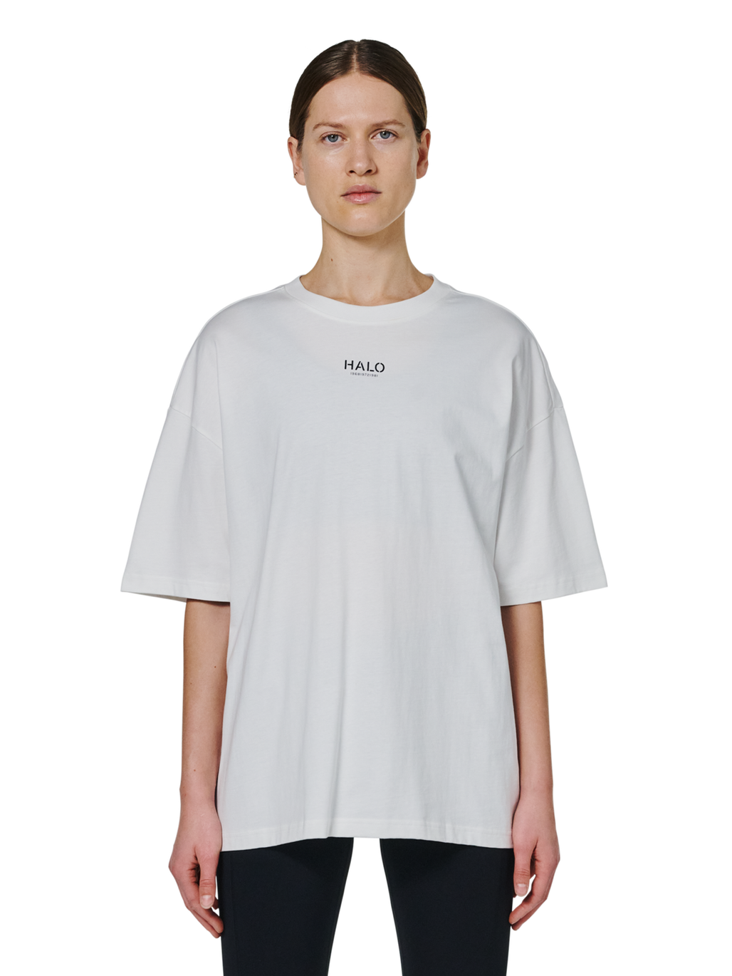 HALO GRAPHIC BOXY T-SHIRT, MARSHMALLOW/DEEP WELL, model