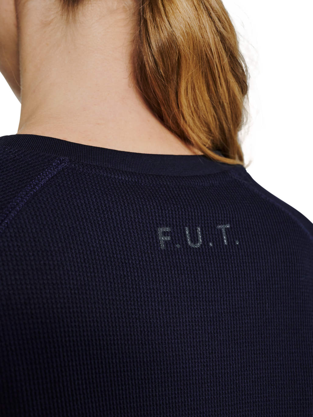 HALO SKYHOOK T-SHIRT, DEEP WELL, model